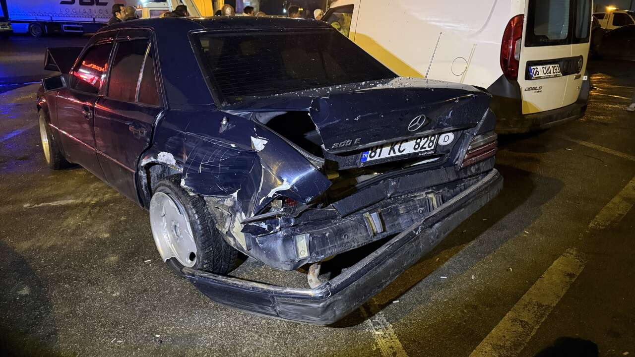 Konya plakalı TIR zincirleme kazaya karıştı! Çok sayıda yaralı var 5